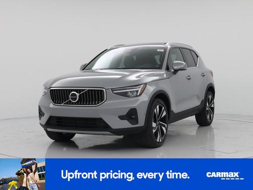2024 Volvo XC40 B5 Plus Bright Theme