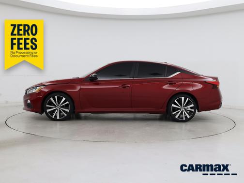 Red 2020 Nissan Altima SR