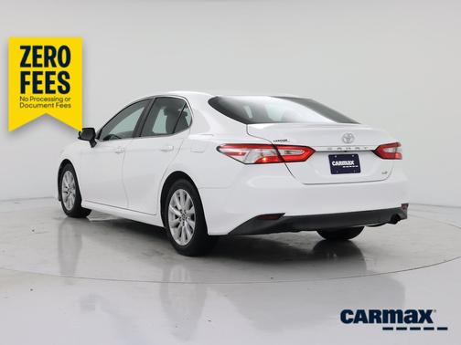 White 2018 Toyota Camry LE