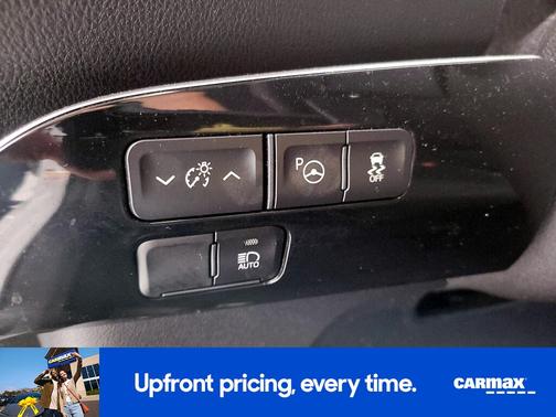 White 2020 Toyota Prius LE