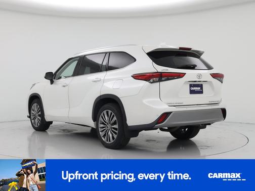 White 2020 Toyota Highlander Platinum