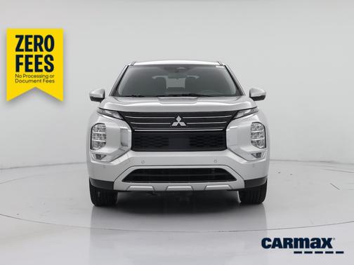 Silver 2023 Mitsubishi Outlander SE