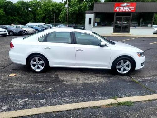 2013 Volkswagen Passat 2.5 SE