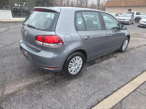 United Gray Metallic 2013 Volkswagen Golf 2.5L