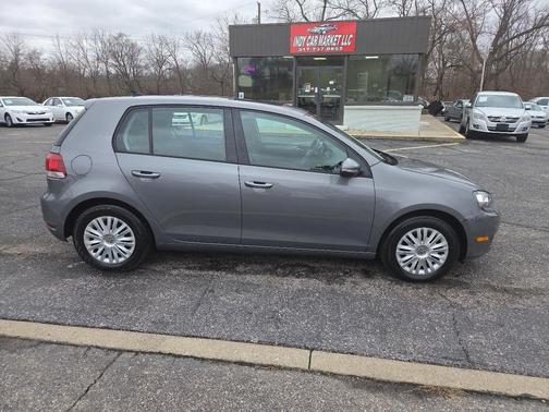 United Gray Metallic 2013 Volkswagen Golf 2.5L