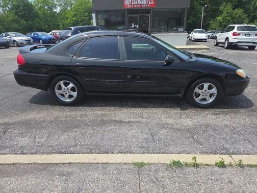 Black Clearcoat 2004 Ford Taurus SES Duratec