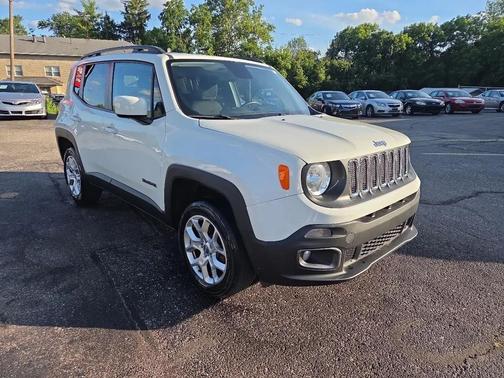 Alpine White 2016 Jeep Renegade Latitude