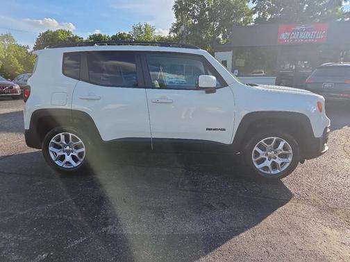 Alpine White 2016 Jeep Renegade Latitude