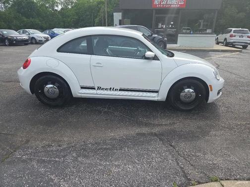 Candy White 2012 Volkswagen Beetle 2.5L