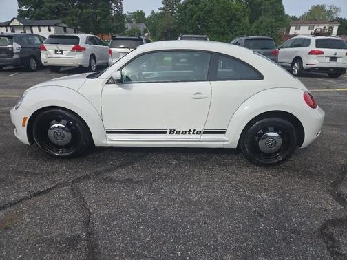 Candy White 2012 Volkswagen Beetle 2.5L