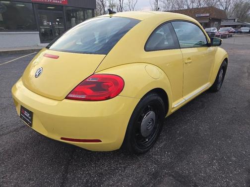 Yellow Rush 2014 Volkswagen Beetle 2.5L