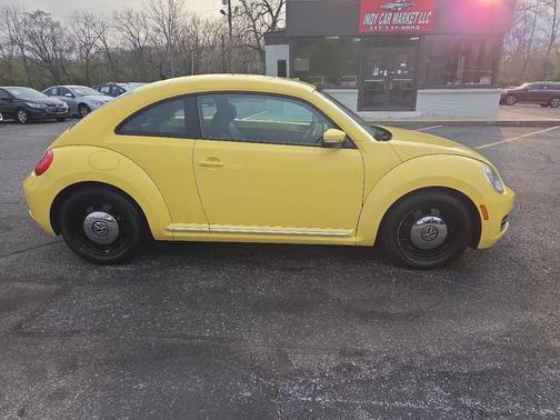 Yellow Rush 2014 Volkswagen Beetle 2.5L