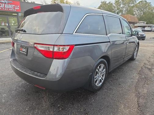 Polished Metal Metallic 2011 Honda Odyssey EX-L