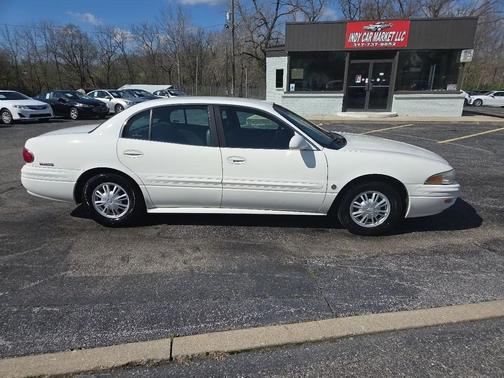 White 2002 Buick LeSabre Custom