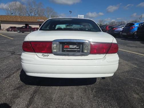 White 2002 Buick LeSabre Custom