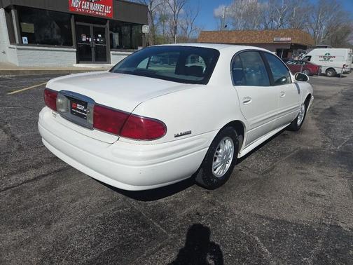 White 2002 Buick LeSabre Custom