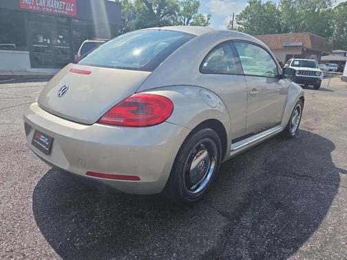Sand 2012 Volkswagen Beetle 2.5L