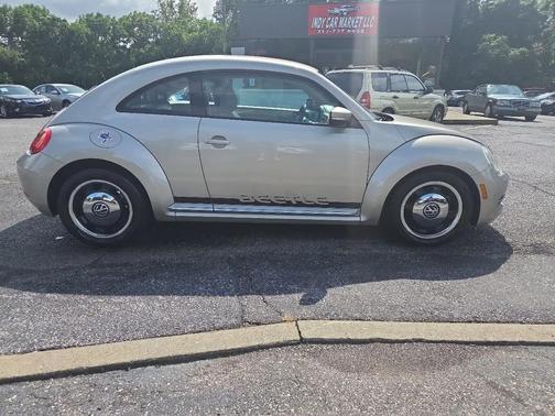 Sand 2012 Volkswagen Beetle 2.5L
