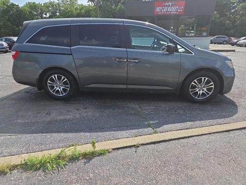 Polished Metal Metallic 2011 Honda Odyssey EX-L