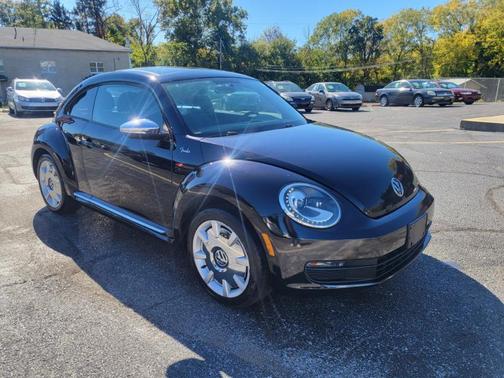 2013 Volkswagen Beetle 2.5L Fender Edition