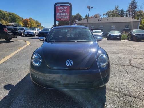 2013 Volkswagen Beetle 2.5L Fender Edition