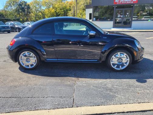 2013 Volkswagen Beetle 2.5L Fender Edition