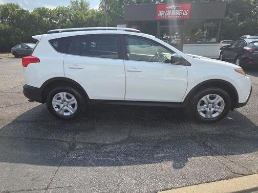 Super White 2013 Toyota RAV4 LE