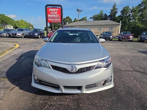 Classic Silver Metallic 2012 Toyota Camry SE