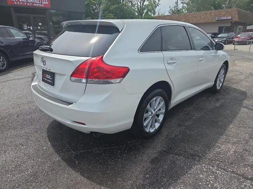 Pearl White 2009 Toyota Venza Base