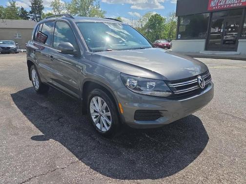 Pepper Gray Metallic 2015 Volkswagen Tiguan 4MOTION Auto SE