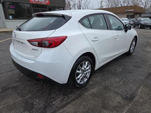 2016 Mazda Mazda3 i Sport