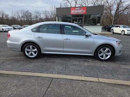 2012 Volkswagen Passat 2.5 SE