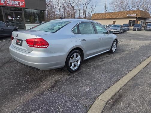 2012 Volkswagen Passat 2.5 SE