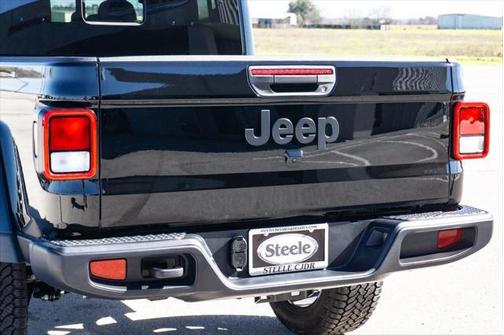 2025 Jeep Gladiator Nighthawk
