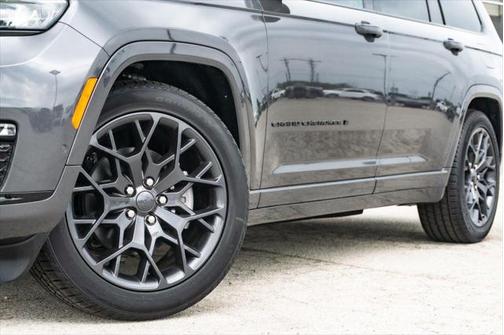 2025 Jeep Grand Cherokee L Summit Reserve