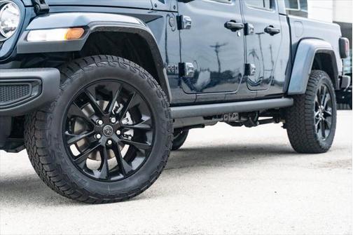 2025 Jeep Gladiator Nighthawk