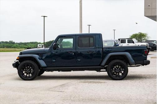 2025 Jeep Gladiator Nighthawk