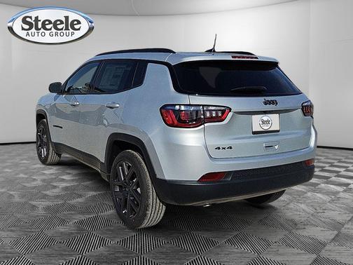 Silver Zynith Metallic Clearcoat 2026 Jeep Compass Latitude
