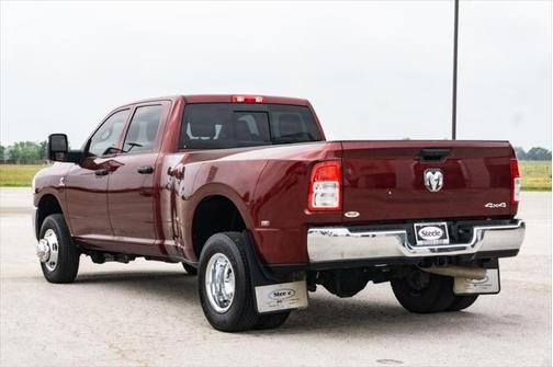 2023 RAM 3500 Tradesman Crew Cab 4x4 8' Box