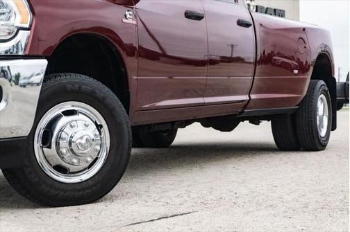 2023 RAM 3500 Tradesman Crew Cab 4x4 8' Box