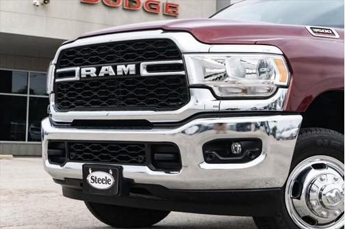 2023 RAM 3500 Tradesman Crew Cab 4x4 8' Box