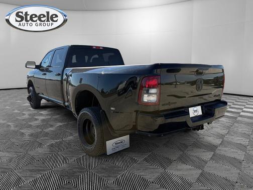 2022 RAM 3500 Lone Star Crew Cab 4x4 8' Box