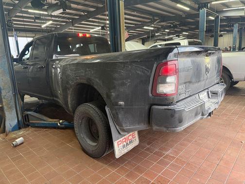 2022 RAM 3500 Lone Star Crew Cab 4x4 8' Box