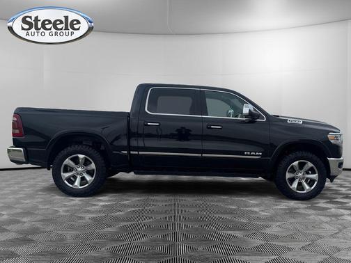 Diamond Black Crystal Pearlcoat 2019 RAM 1500 Limited