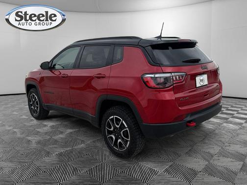 Red Hot Pearlcoat 2025 Jeep Compass Trailhawk