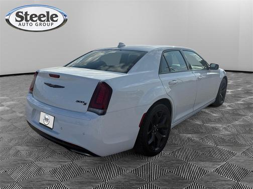 2022 Chrysler 300 S