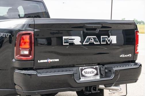 2025 RAM 3500 Lone Star Crew Cab 4x4 8' Box