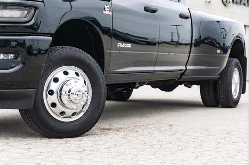 2025 RAM 3500 Lone Star Crew Cab 4x4 8' Box
