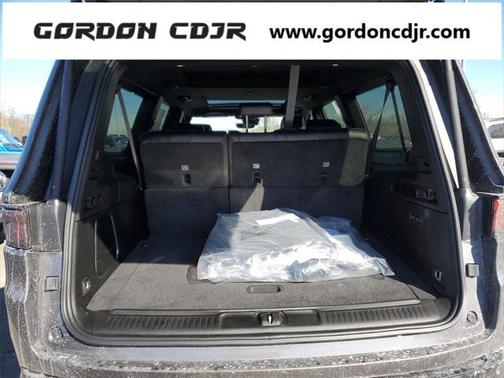 2025 Jeep Wagoneer L Series II Carbide 4x4