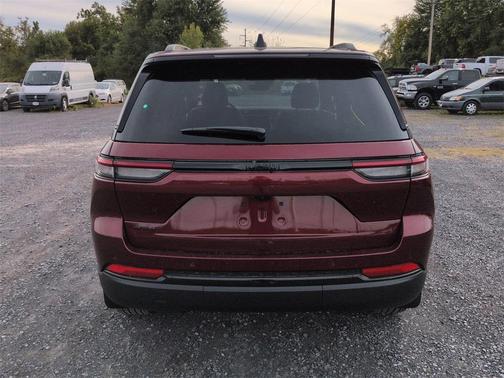 2025 Jeep Grand Cherokee Altitude